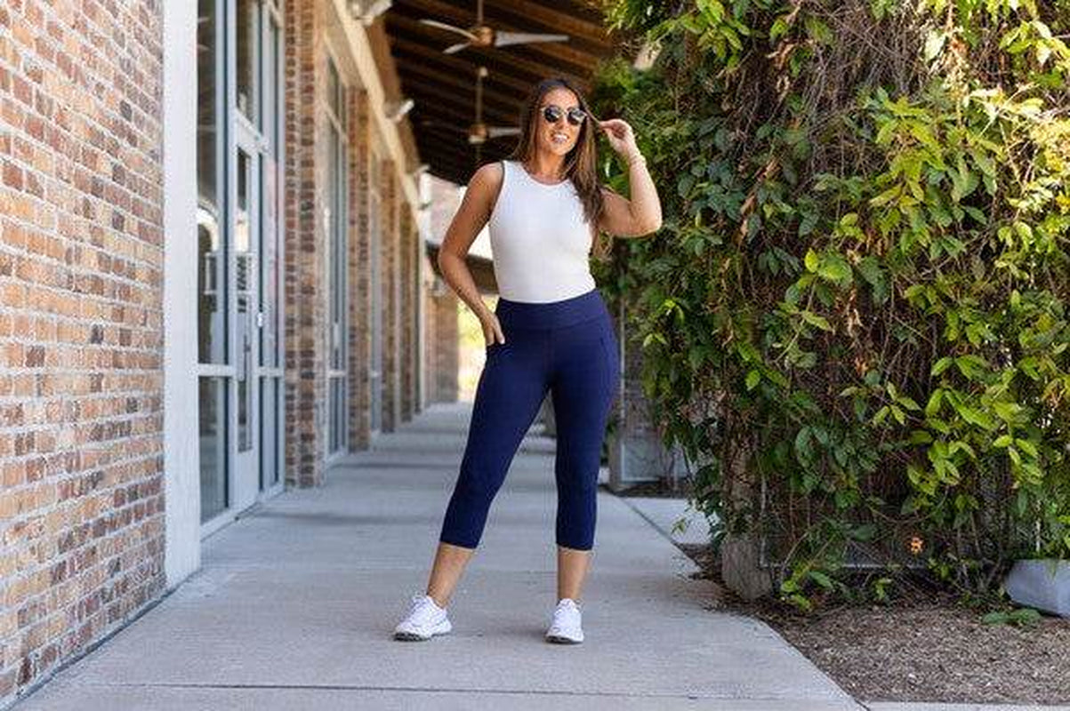 The Nova Navy CAPRI with Pocket Leggings