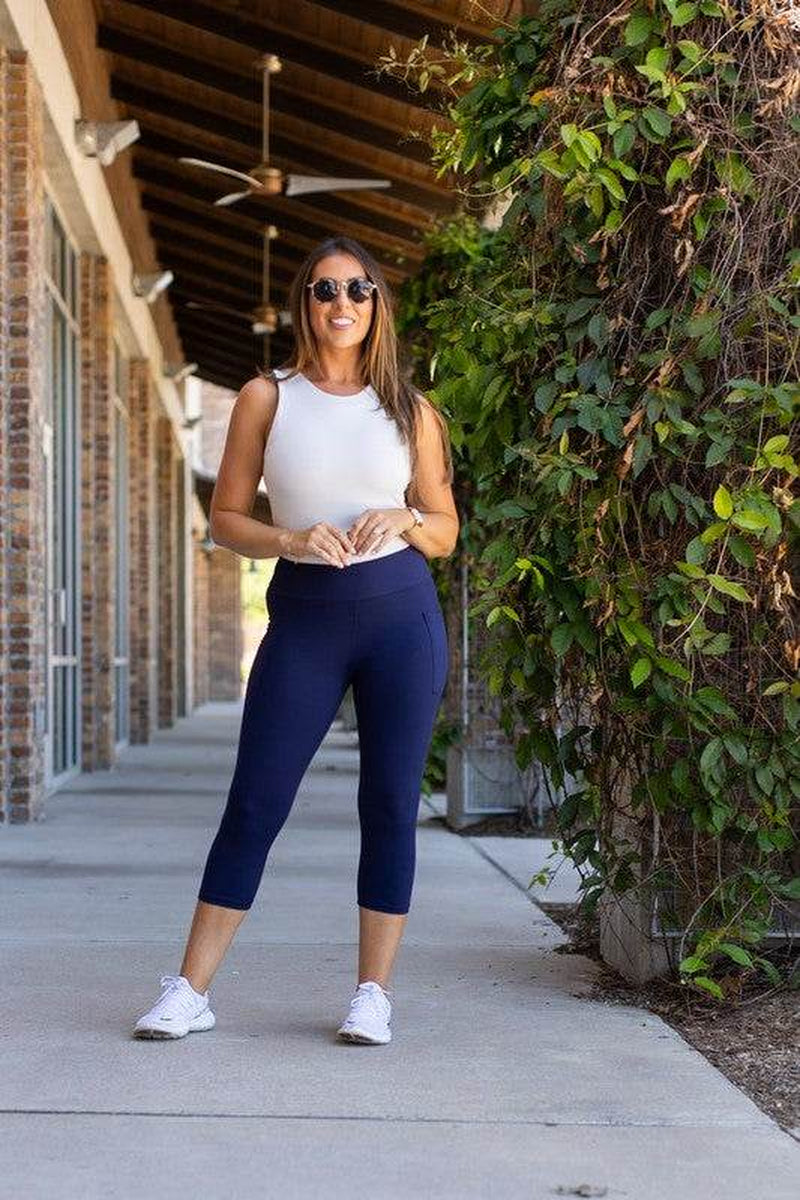 The Nova Navy CAPRI with Pocket Leggings